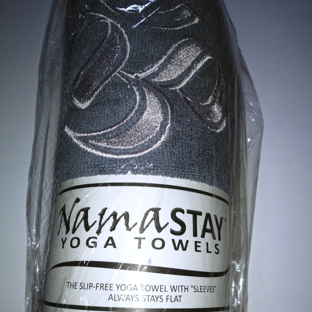 New. Yoga mat towel. Non-slip.